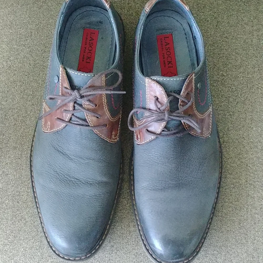 Leather shoes, European size 42/ Canadian 8, Blue color, great condition - Picture 2 of 10